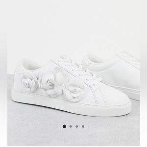 NWT ASOS Design Dainty Floral Sneakers Sz 7